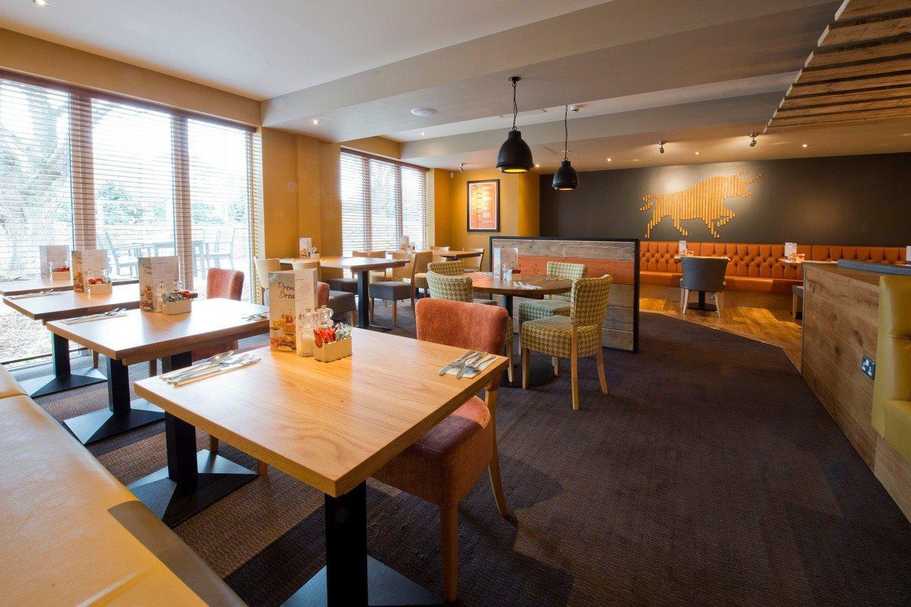 Premier Inn وار المظهر الخارجي الصورة
