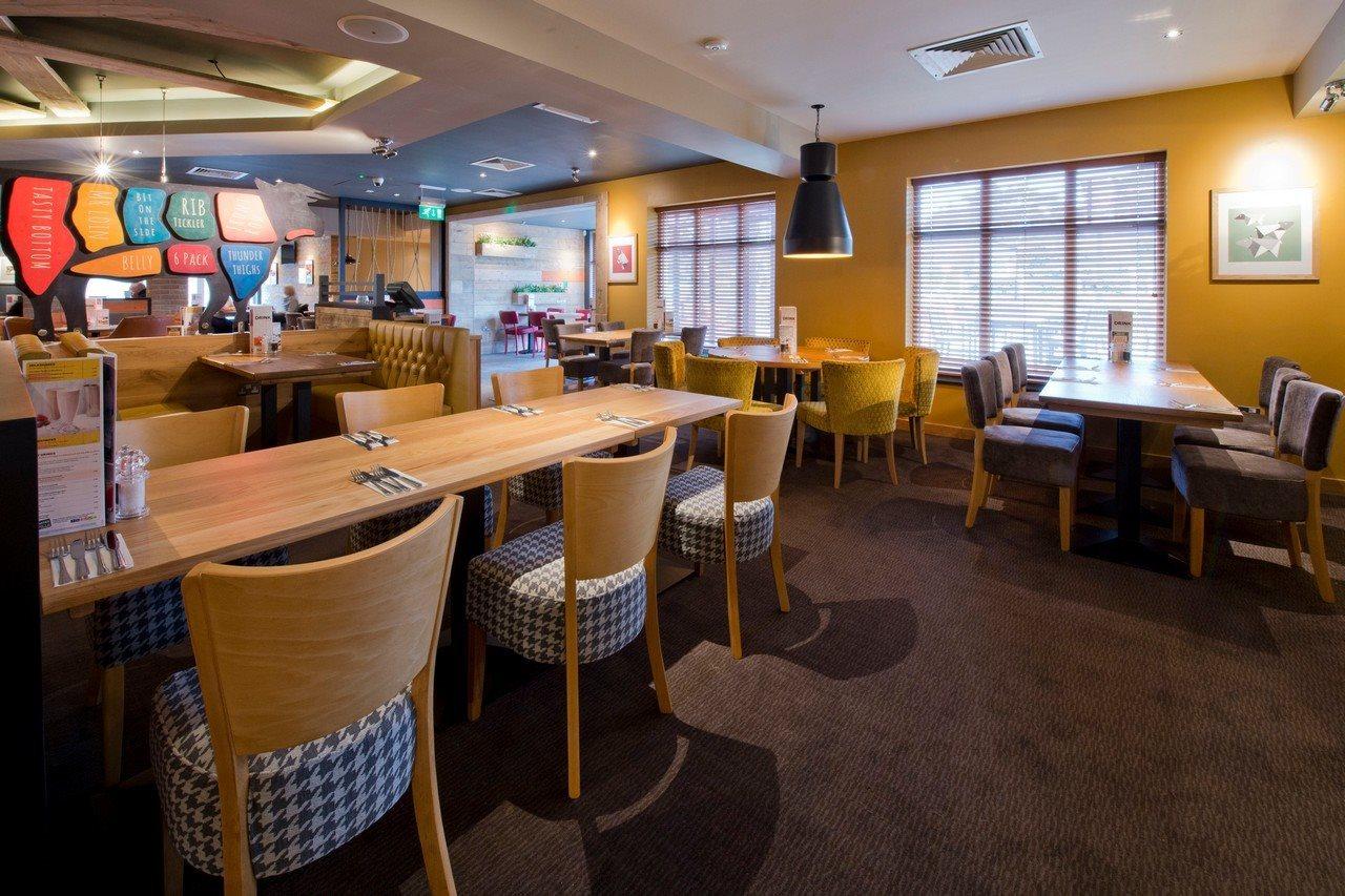 Premier Inn وار المظهر الخارجي الصورة