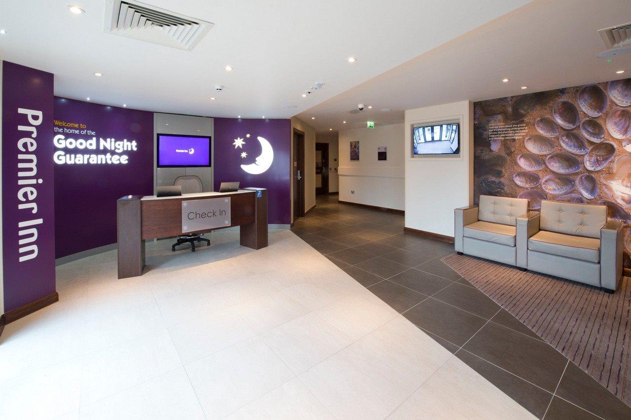 Premier Inn وار المظهر الخارجي الصورة